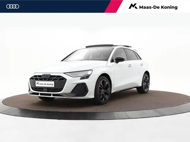 Audi A3 Sportback 45 TFSIe 272pk S-Tronic S Edition Competition · SOH 100% · Panoramadak · Camera ·...