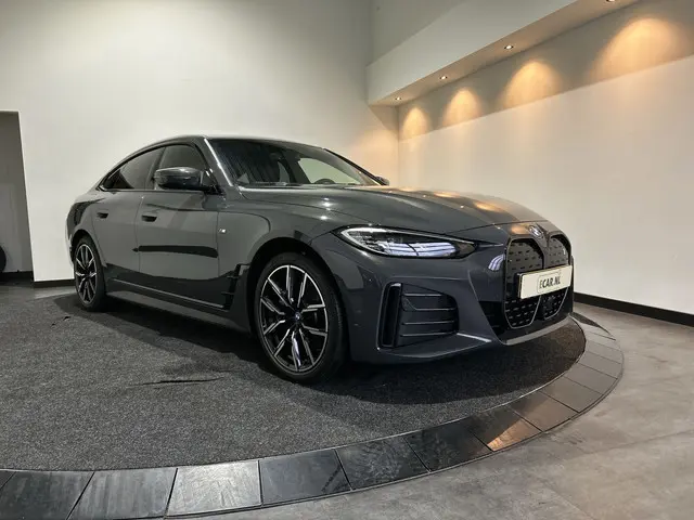 BMW i4 eDrive40 M Sport 84 kWh | trekhaak elektr. inklapbaar | Leder interieur | adaptief demping sy...