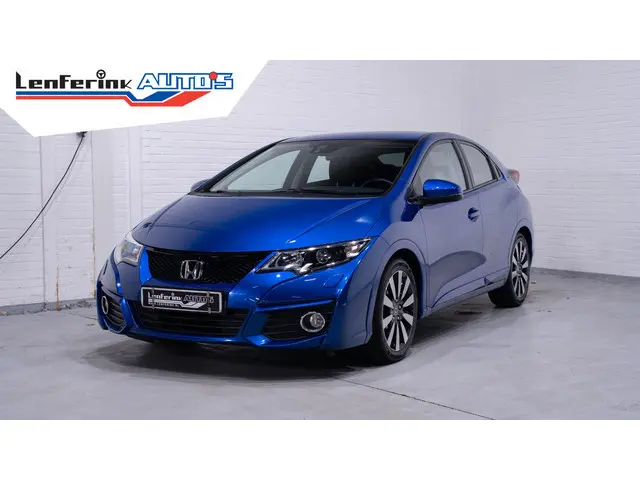 Honda Civic 1.4 Elegance Business Edition navigatie lmv 17" 4-seizoenen banden camera private-glas c...