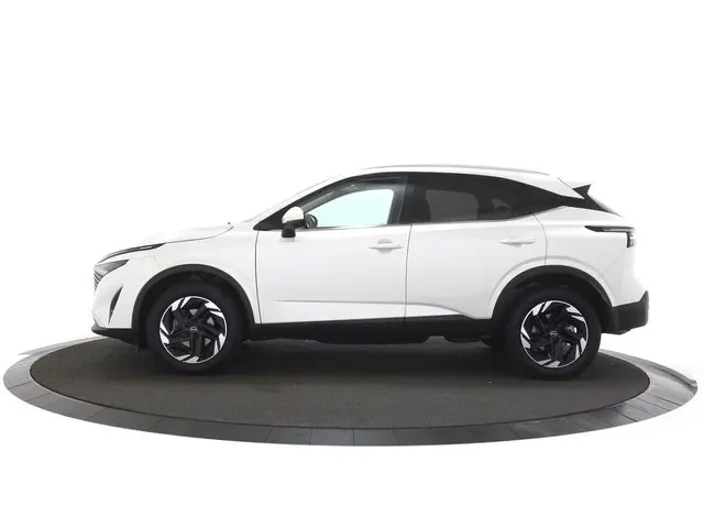 Nissan Qashqai 1.3 MHEV Xtronic N-Connecta