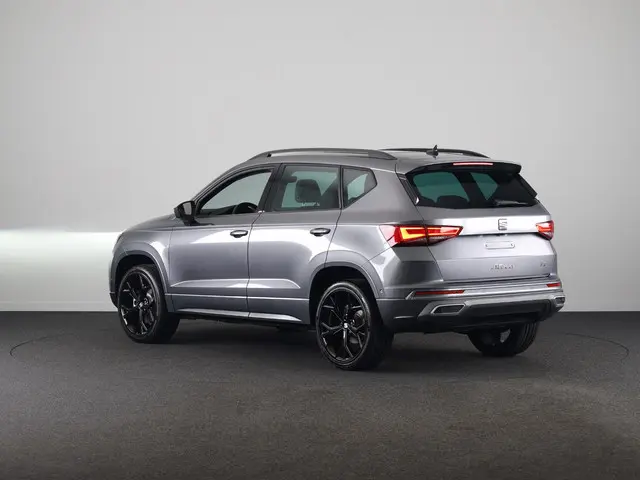 SEAT Ateca 1.5 TSI FR Business Intense | SEAT Audio System | Velgen 'Exclusive Glossy Black', 19 inc...