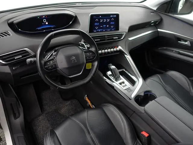 Peugeot 3008 1.2 PureTech Allure Aut- Two Tone, Sport Leder Interieur, Carplay, Sfeerverlichting, 36...