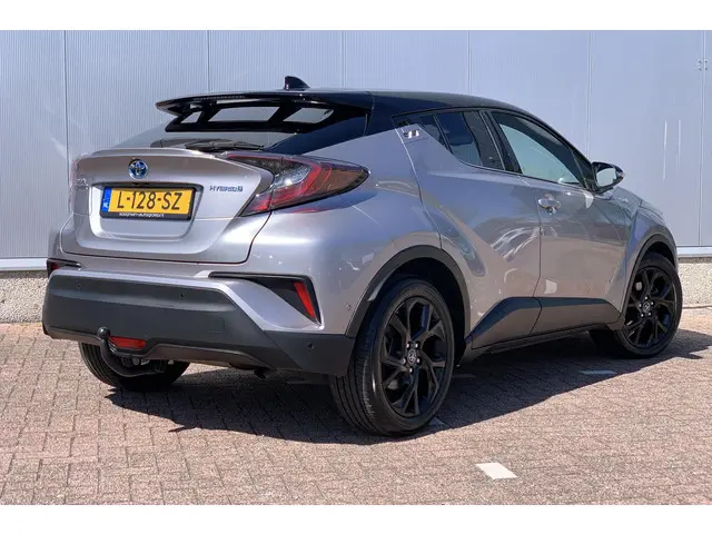 Toyota C-HR 1.8 Hybrid Bi-Tone
