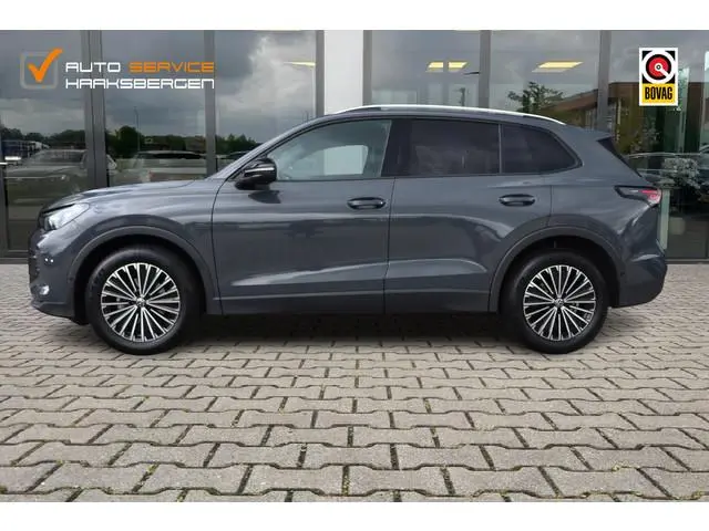 Volkswagen Tiguan 1.5 eTSI | Trekhaak | 360 Camera | Winter Pakket |