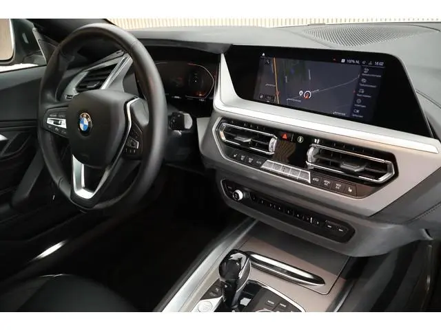 BMW Z4 Roadster sDrive20i 197pk High Executive Stoelverwarming Leder LED Navigatie