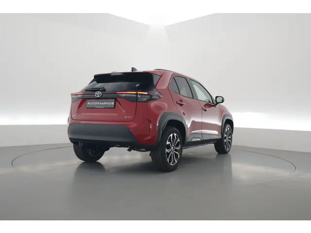 Toyota Yaris Cross 1.5 Hybrid 130 Teamplayer | Winter pakket | Safety pakket | Navi | Adapt. Cruise...