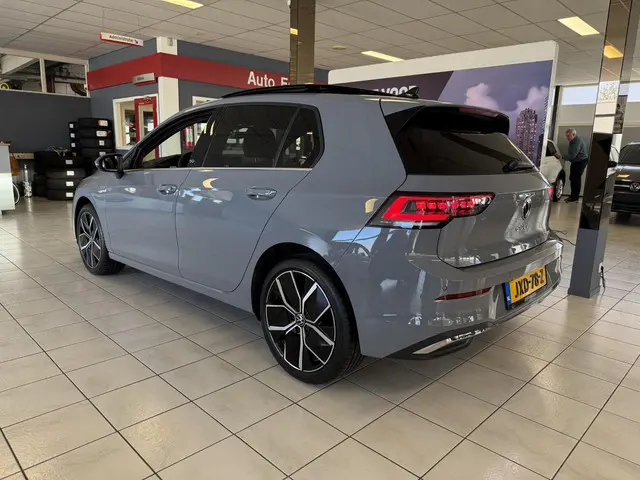 Volkswagen Golf 1.5 eTSI DSG 151PK *HEAD-UP*PANO*50 EDI*NAVI*APP*