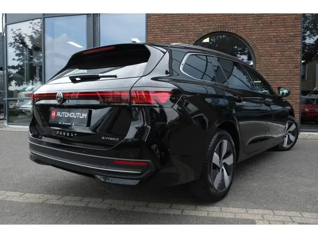 Volkswagen Passat Variant 1.5 TSI eHybrid 150 kW Business