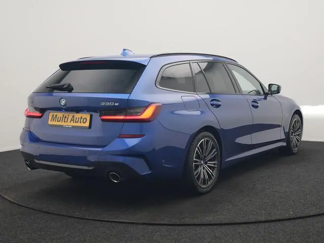 BMW 3-serie Touring 330e xDrive M Sport PHEV 293pk Dealer O.H | Panodak | Head Up | Camera | Laser L...