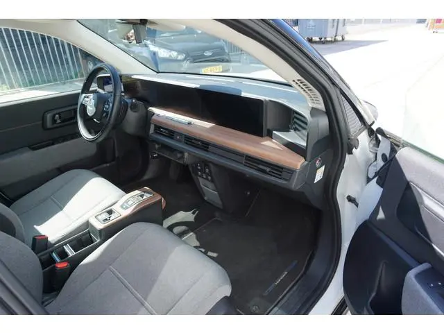 Honda E