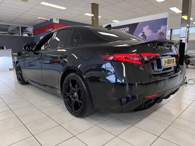 Alfa Romeo Giulia 2.0T Super 200PK *LEER*NAVI*APP*CRUISE*100% OH*BTW