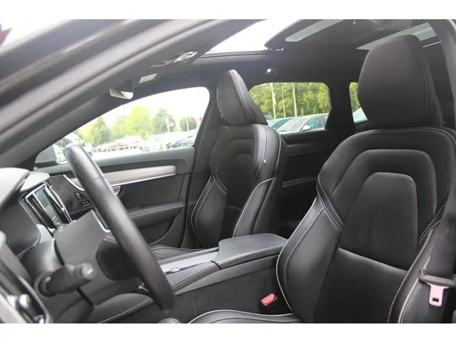 Volvo V90 2.0 T4 210PK R-DESIGN POLESTAR ENGINEERD | LUXURY LINE - PANORAMISCH SCHUIF/KANTEL DAK/HEA...