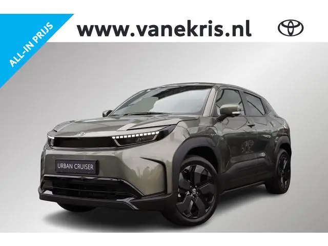 Toyota Urban Cruiser Executive 61 kWh, JBL, 360 Camera, € 3.000 Inruil Voordeel ! Adaptieve cruise c...