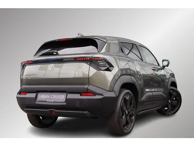 Toyota Urban Cruiser Executive 61 kWh, JBL, 360 Camera, € 3.000 Inruil Voordeel ! Adaptieve cruise c...