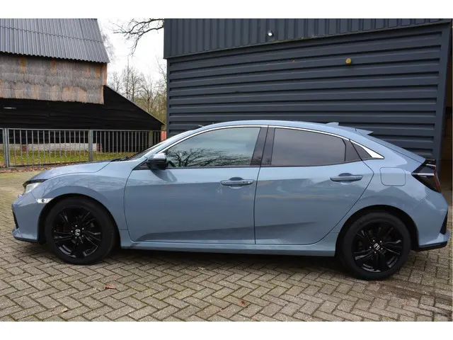 Honda Civic 1.0 i-VTEC Executive Panorama Dak Camera Clima Cruise Control Trekhaak Stoelverwarming...
