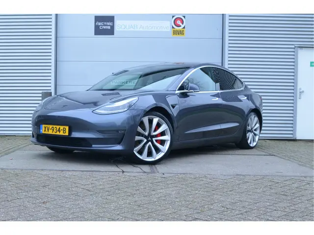 Tesla Model 3 Performance AWD 75 kWh Enhanced AutoPilot3.0 (twv 3.800,-), extra scherm achterin