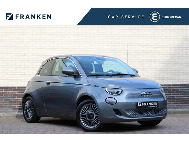 Fiat 500e Icon 42 kWh | Camera | BLIS | Stoelverwarming | Carplay