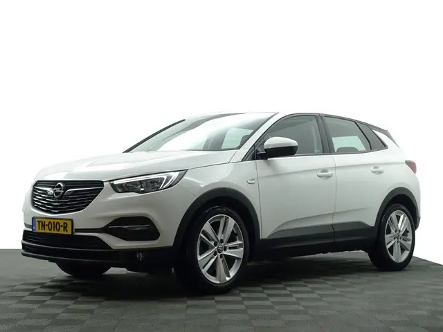 Opel Grandland X 1.2 Turbo Business Executive- Carplay, Lane Assist, Park Assist, Navi, Cruise, Clim...