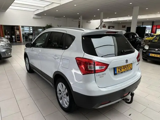 Suzuki S-Cross