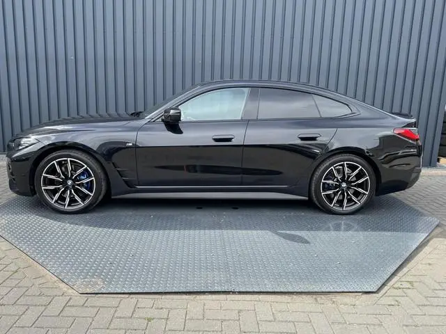 BMW 4-serie Gran Coupé 420i Business Edition Plus | M-Sport Pakket | Schuifdak | Prijs Rijklaar!!