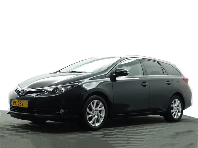 Toyota Auris Touring Sports 1.8 Hybrid Dynamic Aut- Comfort Interieur, Camera, Navi, Cruise, Clima,...