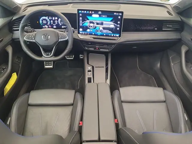 Volkswagen Passat Variant 1.5 eHybrid 272pk DSG/AUT R-Line Wegklapbare trekhaak, Harman/Kardon, Lede...
