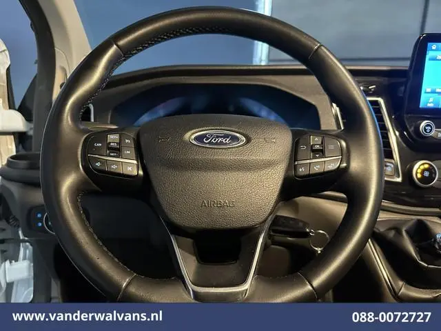 Ford Transit Custom 2.0 TDCI 130pk L2H1 Euro6 Airco | Navigatie | Apple Carplay | LED | Cruisecontro...