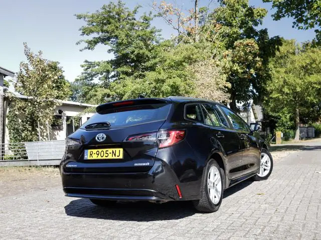Toyota Corolla Touring Sports 1.8 Hybrid Active 1e-Eig & Keurig-Onderh. BOVAG-Garantie. NL-Auto