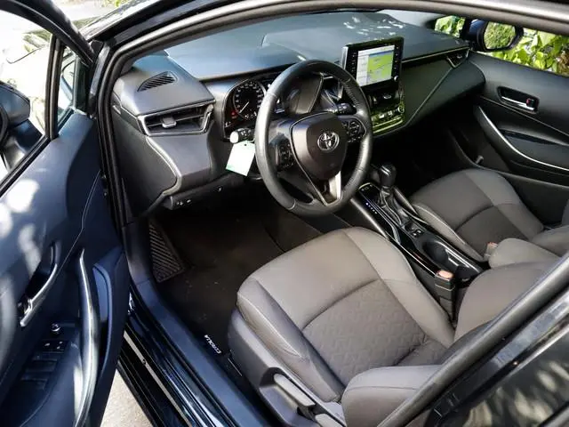 Toyota Corolla Touring Sports 1.8 Hybrid Active 1e-Eig & Keurig-Onderh. BOVAG-Garantie. NL-Auto