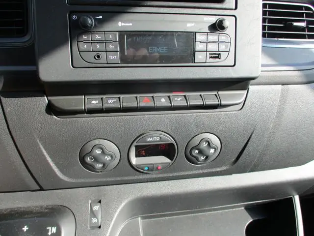 Nissan NV400