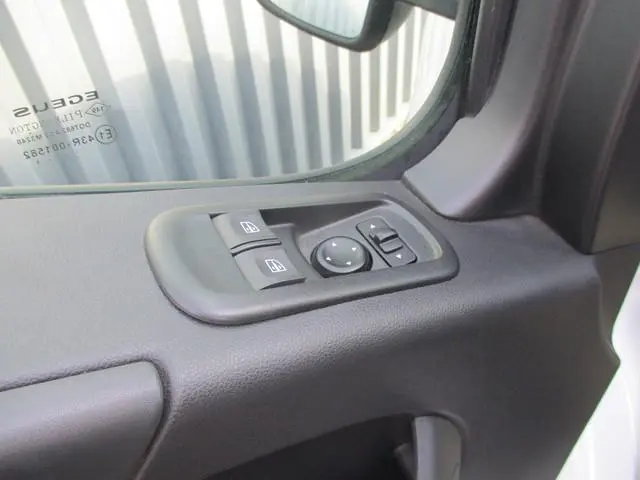 Nissan NV400