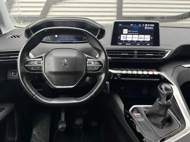 Peugeot 3008 1.2 PureTech Executive 2e Eigenaar|Navi|D-riem v.v. in 2023|Carplay|Trekhaak|Camera|Cli...