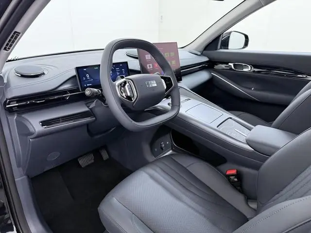Geely E5