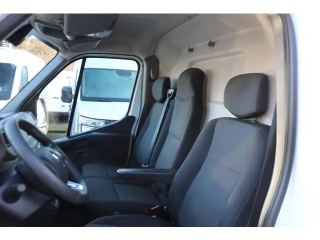 Renault Master T35 2.3 dCi 135pk L3 H2 Work Edition