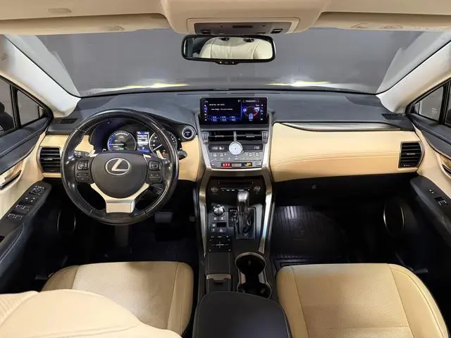 Lexus NX 300h AWD Luxury Line | 116.000km | Schuifdak | Apple Carplay | Camera