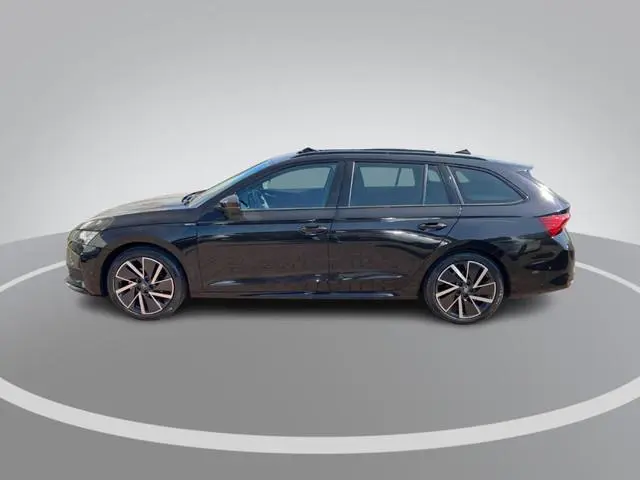 Skoda Octavia Combi 1.5TSI/150PK MHEV Sportline Business · Panoramadak · Trekhaak · Apple/Android ·...