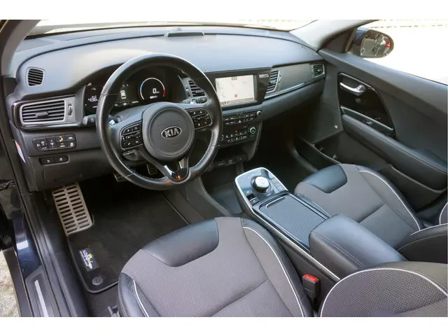 Kia e-Niro DynamicLine 64kWh SOH 94% Warmtepomp