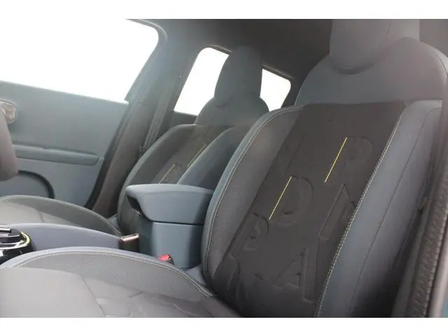Fiat Grande Panda 1.2 Hybrid 110PK AUTOMAAT ICON | PACK STYLE: 16" LICHTMETALEN VELGEN HOOGGLANS ZWA...