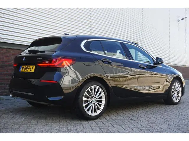 BMW 1-serie 118i Business Edition Luxury/Leer/1e Eigenaar/ CarPlay/LED.