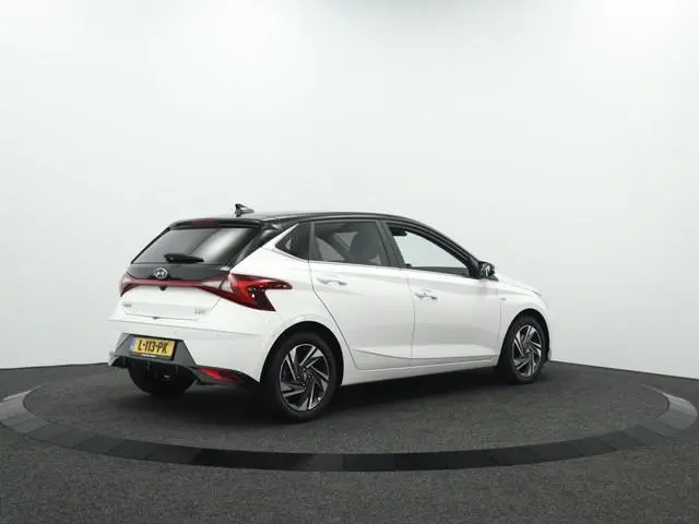 Hyundai i20 1.0 T-GDI Premium | All season | Bose Audio | Camera | Navi
