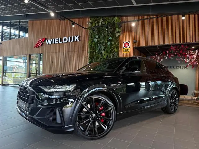 Audi Q8 60 TFSI e quattro Pro Line S Competition luchtvering 360 camera soft close head up