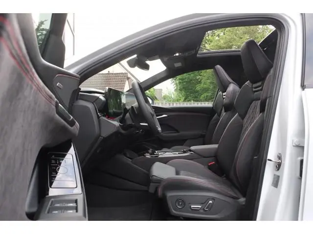 Audi SQ6 e-tron