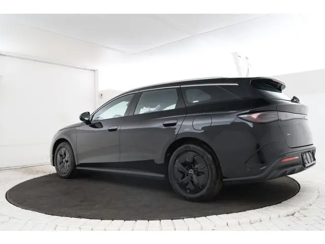 BYD SEAL