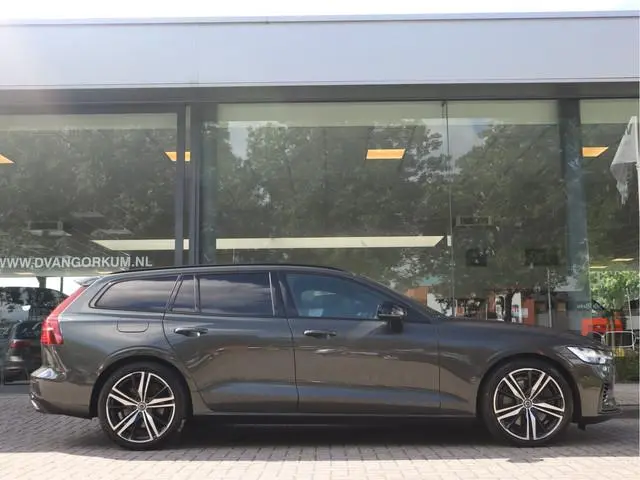 Volvo V60 2.0 T6 Recharge AWD R-Design Navi / HarmanKardon / Lm19'' / Stoel-stuurverw &ventilatie /...