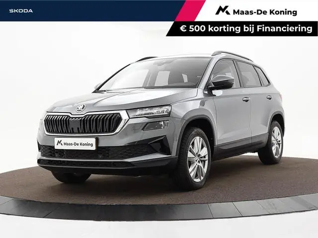 Skoda Karoq 1.5 TSI ACT 150pk DSG Business Edition · Camera · Inklap. Trekhaak · Keyless · Stuur- &...