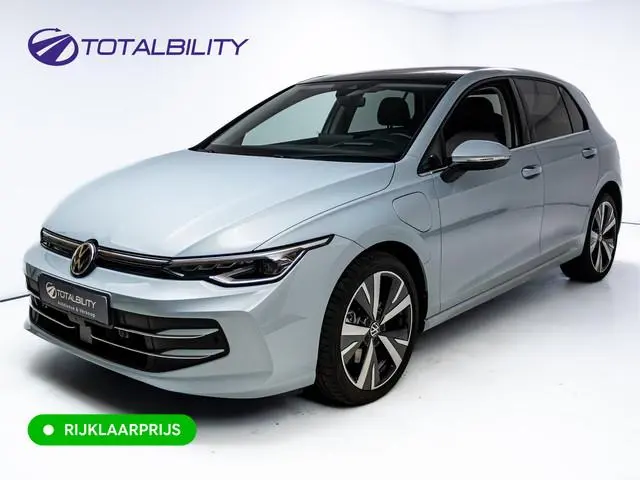 Volkswagen Golf 1.5 eHybrid Style Edition | Nw. model | Elec. Panoramadak | Stoel- & Stuurverwarming...