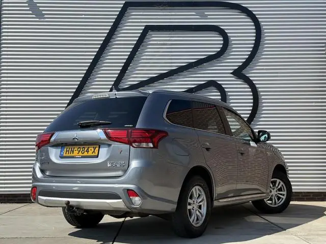 Mitsubishi Outlander 2.0 PHEV Business Edition Navi|Camera|Trekhaak|Clima|Cruise|N.A.P|Dealer Onderh...