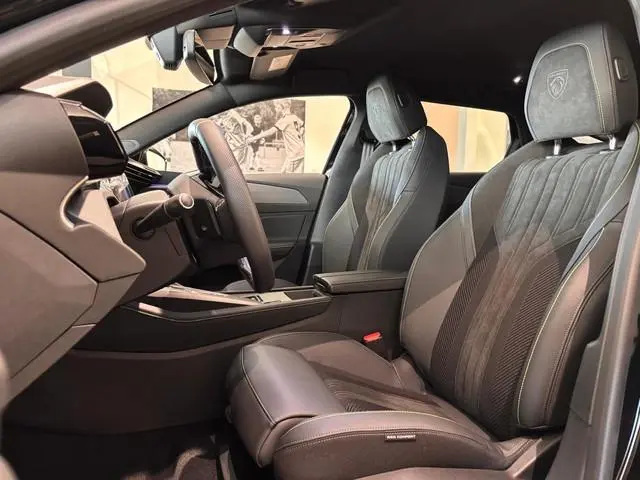 Peugeot e-308