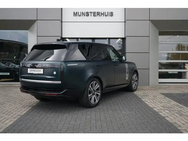 Land Rover Range Rover 4.4 P530 SV MHEV | British Racing Green Satijnglans | Massage stoelen |