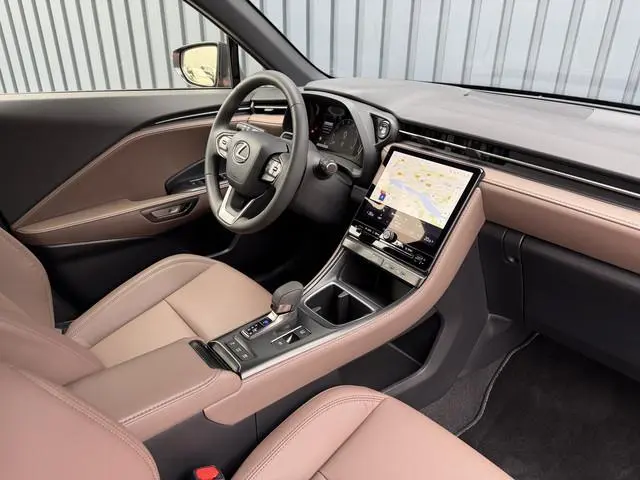 Lexus LBX